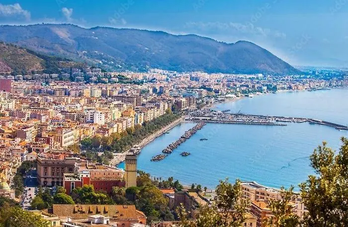 Hébergement de vacances Essenza3 0 *